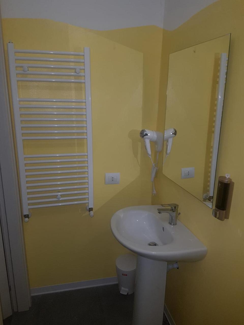 Bed and Breakfast Bed Rho Stazione Экстерьер фото
